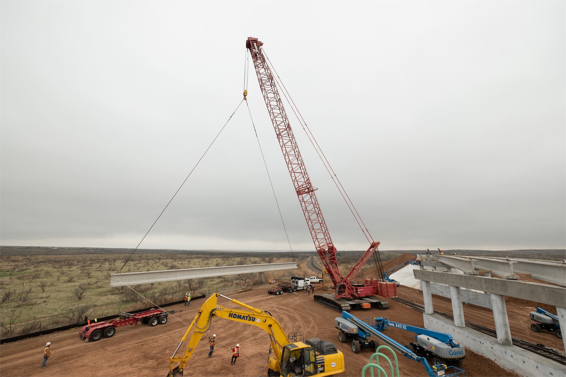 Crawler crane setting bridge beam